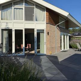 Wellness Escape with Private Sauna, hotel a Sibculo