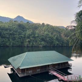 แพจิตรธาดาธารน้ำ, Hotel in Tha Kradan