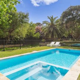Villa Syrene Pool and Spa Retreat, hotel v destinácii Rye