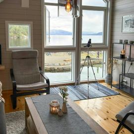 Cabin With Private Pier By The Sea At Tittelsnes, מלון בValevåg