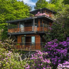 Indra Village Hotel, hotel em Pazar
