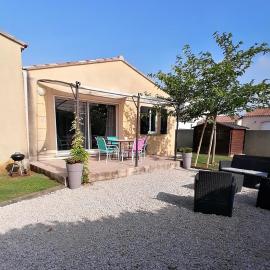 Jolie maisonnette, Hotel in Vedène