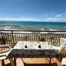 ApartEasy - Cunit Apartment with sea view and balcony, hotel u gradu 'Cunit'