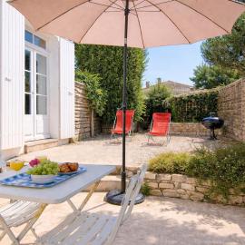 Petite maison de village avec étage