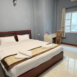 Meesokxay Hotel Vang Vieng: Vang Vieng şehrinde bir otel