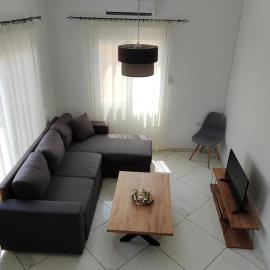 Dafnonas House - Bright & Modern, hotel a Leonidion