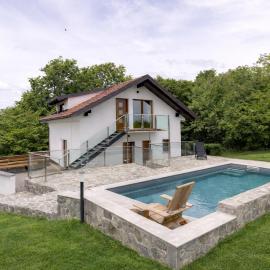 Roland House with Pool & Winery, hotel en Stara Vas-Bizeljsko