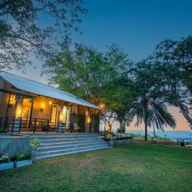 Hill Top Legacy, hotel in Ambalangoda