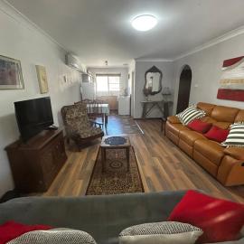 Champion Bay Beach Unit, with own carport,