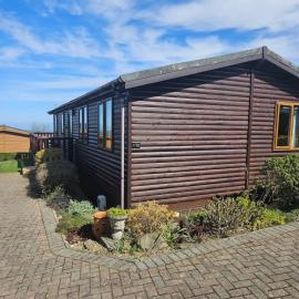 3-Bed Ocean View Lodge - Parking & Terrace, hotel in Ilfracombe