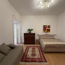 La Casa dietro l'Angolo, large two-room apartment in the center, hotel in Castellammare di Stabia