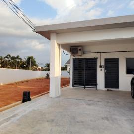 RSH Gemilang - 3 bedrooms, 2 bathrooms, private parking, hotel v destinácii Simpang