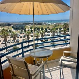 Paradise, hotel in Costa da Caparica