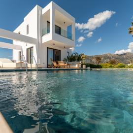 Geo's Luxury Villa - Private Pool - By the beach, Hotel in Kardamaina
