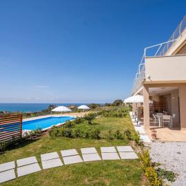 CAPOVILLAS - Villa Adele con piscina privata vicino Tropea - per 16 persone