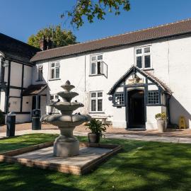 The Tudor Hotel, hotell i Harrow