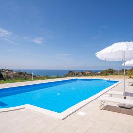 Villa Adele - Family Apartments with panoramic pool