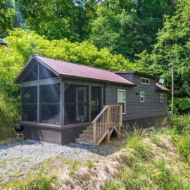 Smoky Mountain Mist, Tiny House, Custom Log Cabin, khách sạn ở Bryson City