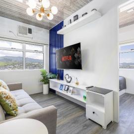 Galena by J&J (1BR . Wi-Fi . Netflix . Pool ), hotel in Banilad
