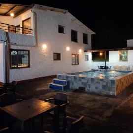 Fica El Paraíso Teo, hotel a Bagazal