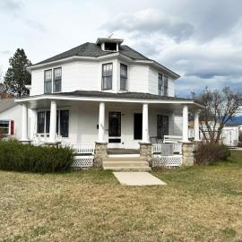 Historic 1908 Wamsley House-Completing Renovation!، فندق في Hamilton