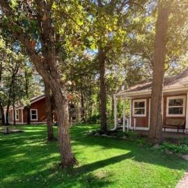 Private Cottage Cabin Brainerd Retreat Sleeps 13, hotel v destinaci Brainerd