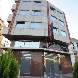 Carol Hotel, hotell i Pireus