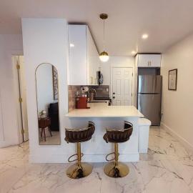 Luxury-Style Miami Suites - Spacious & Central