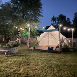 Savannah-Winery Yurt near Sequoia & Kings Canyon National Parks, хотел в Dunlap