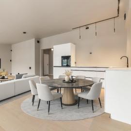 IDEAL FOR COMPANIES! Newly renovated and furnished appartements in Centrum Ulsteinvik, hotel in Ulstein
