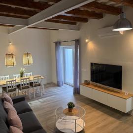 Casa Centenaria 1769, hotel u gradu Cubelles