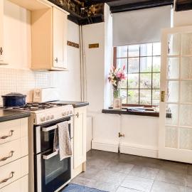 3-Bedroom Coastal Holiday Home-The Mumbles, hotel v destinaci The Mumbles