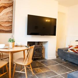 The Mumbles Coastal Escape Modern 3BR Holiday Home, viešbutis mieste Mamblsas