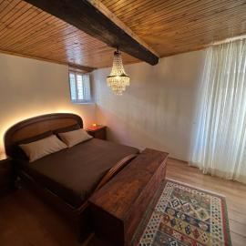 Pisogne Lake Iseo Vintage EBike Apartment Pet Friendly, hotel in Pisogne