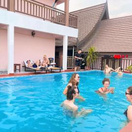 Vang Vieng Sisavang View Hotel & Pool, hotel in Vang Vieng