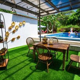 Amancay House, Jacuzzi and Pool, khách sạn ở San Cristóbal