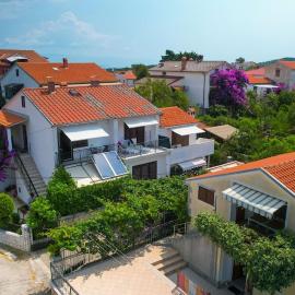 Apartman Helena 2 Prostrani apartman s 2 spavaće sobe,2 kupaonice ,terasa i parking