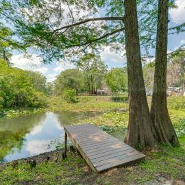 Bushnell में, होटल Bushnell Riverside Retreat w/ Hot Tub & Game Shed
