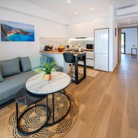 Odaria Premium Apartments, viešbutis mieste Lampis