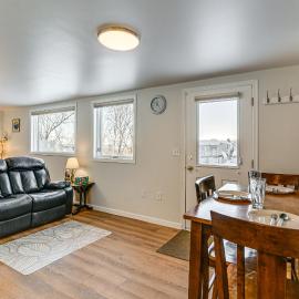 Executive Home, Fabulous Views of Denali to Anch โรงแรมในEagle River