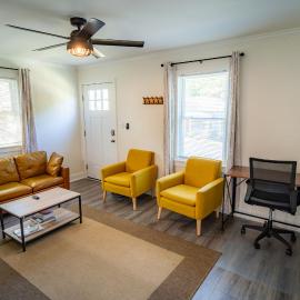 Renovated 2 Bed Walltown Home Walk to Duke! A, hotel Durhamben