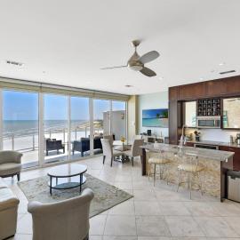 XL Terrace, Lazy River, I-O Pools, Game Room, Spa, Beach, Luxury 2-2 Penthouse!