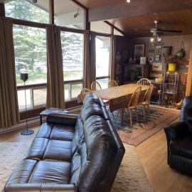 Georgian Bay Waterfront Cottage w Private Beach, ξενοδοχείο σε Wymbolwood Beach