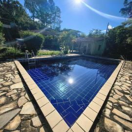 Granja completa piscina lareira 17min do centro, hotel in Juiz de Fora