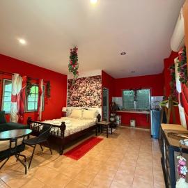 Rose bungalow at Ya Nui beach