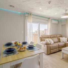 Vistas al Mar - Playa 33m - 3 Hab - 2 Baños Perfecto Familias y Grupos - Parking, hotel in Santa Pola