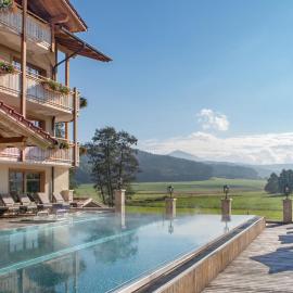 Natur- & Wellnesshotel Brunner Hof, hotel di Arnschwang