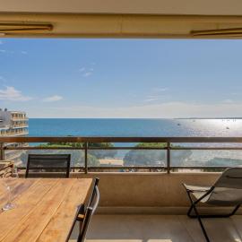 Center Bay Luxueux appartement avec vue mer 6 eme etage