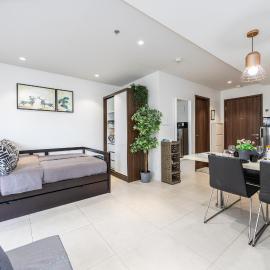 Studio for 5 at Tambuli Residences Garden View by Dominik Studio Apartment with Pool Access & Balcony in Mactan, hotel a Maribago