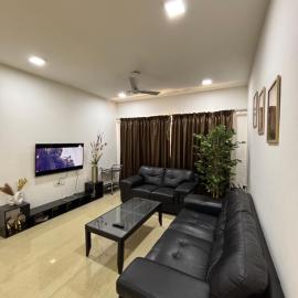Panoramic city view 2BHK Luxury Apartment, hotel in Dehu Road